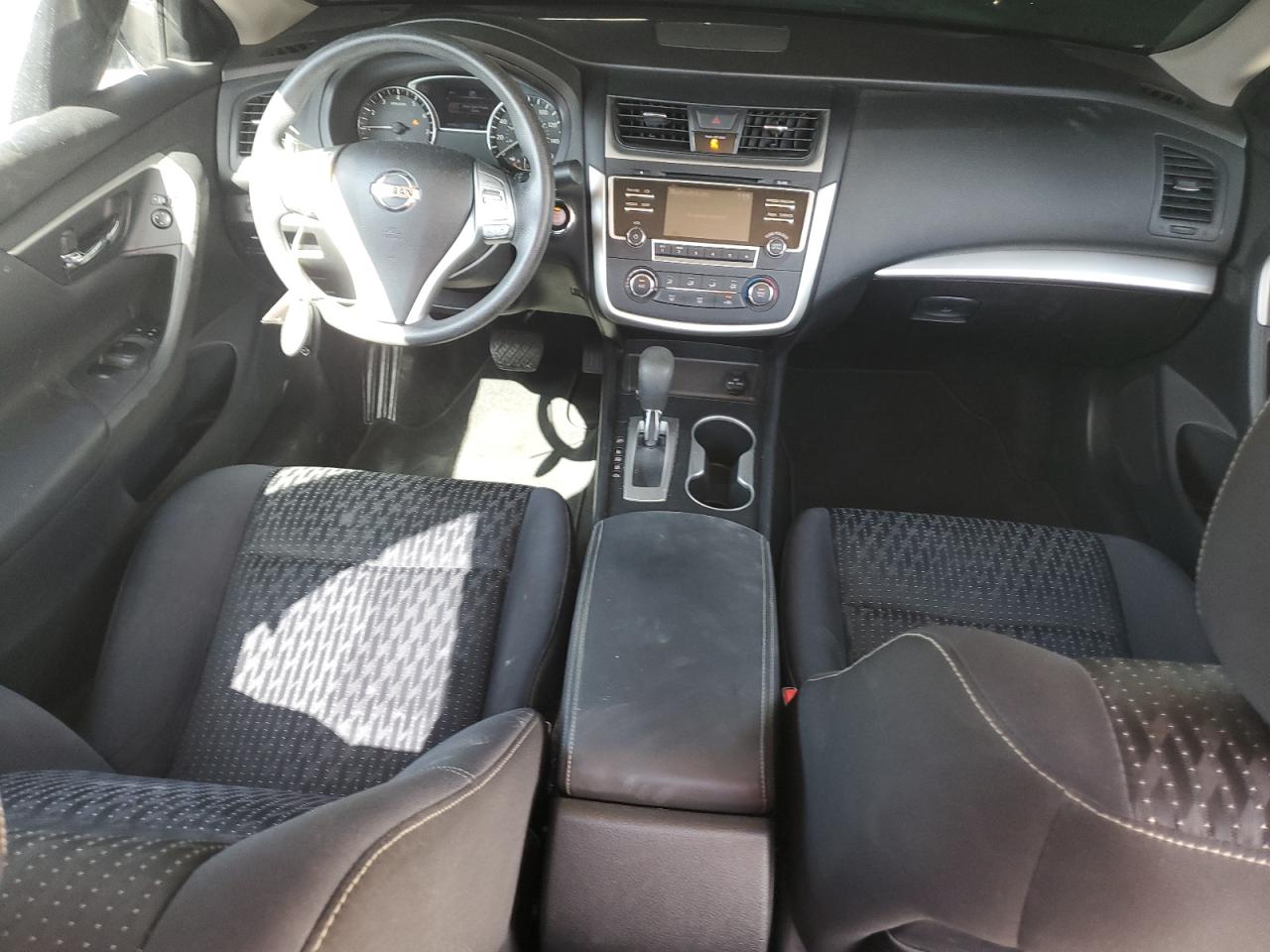 2016 Nissan Altima - Image 8