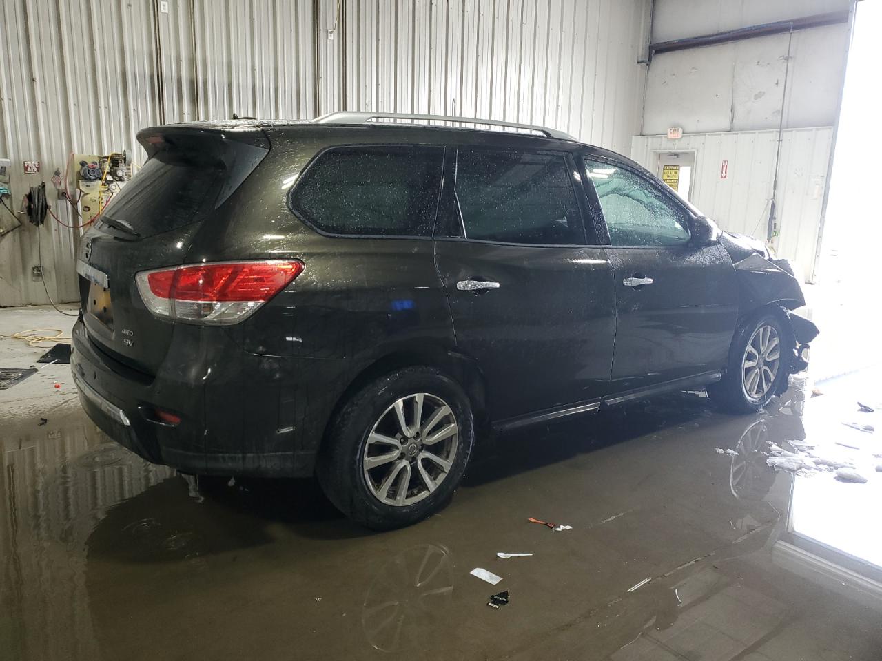 2015 Nissan Pathfinder - Image 3