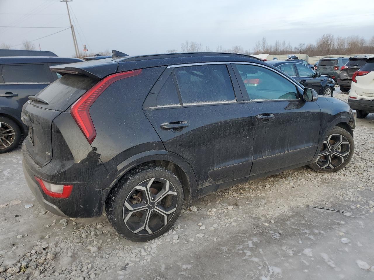 2023 Kia Niro - Image 3