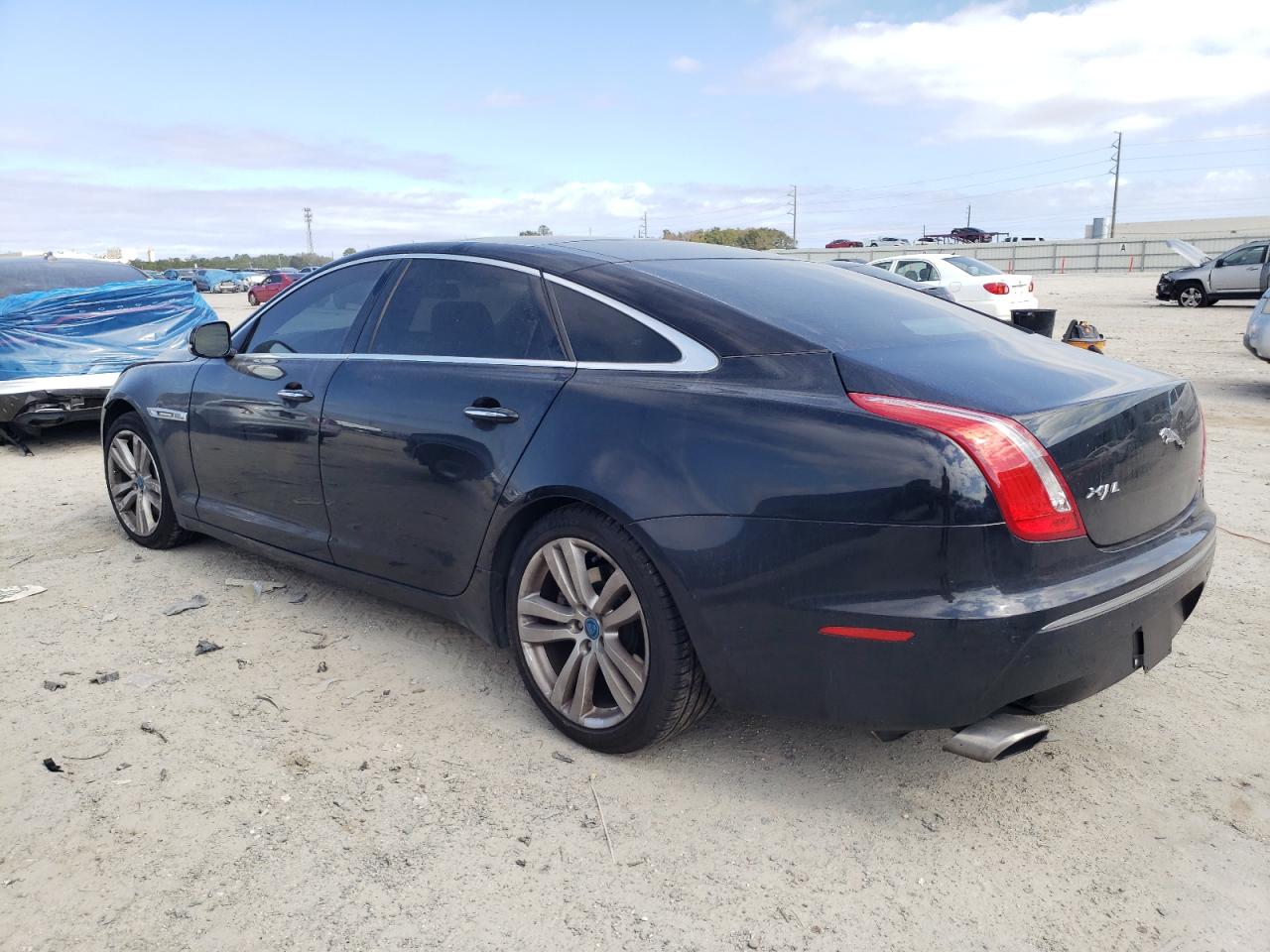 2012 Jaguar XJ - Image 2