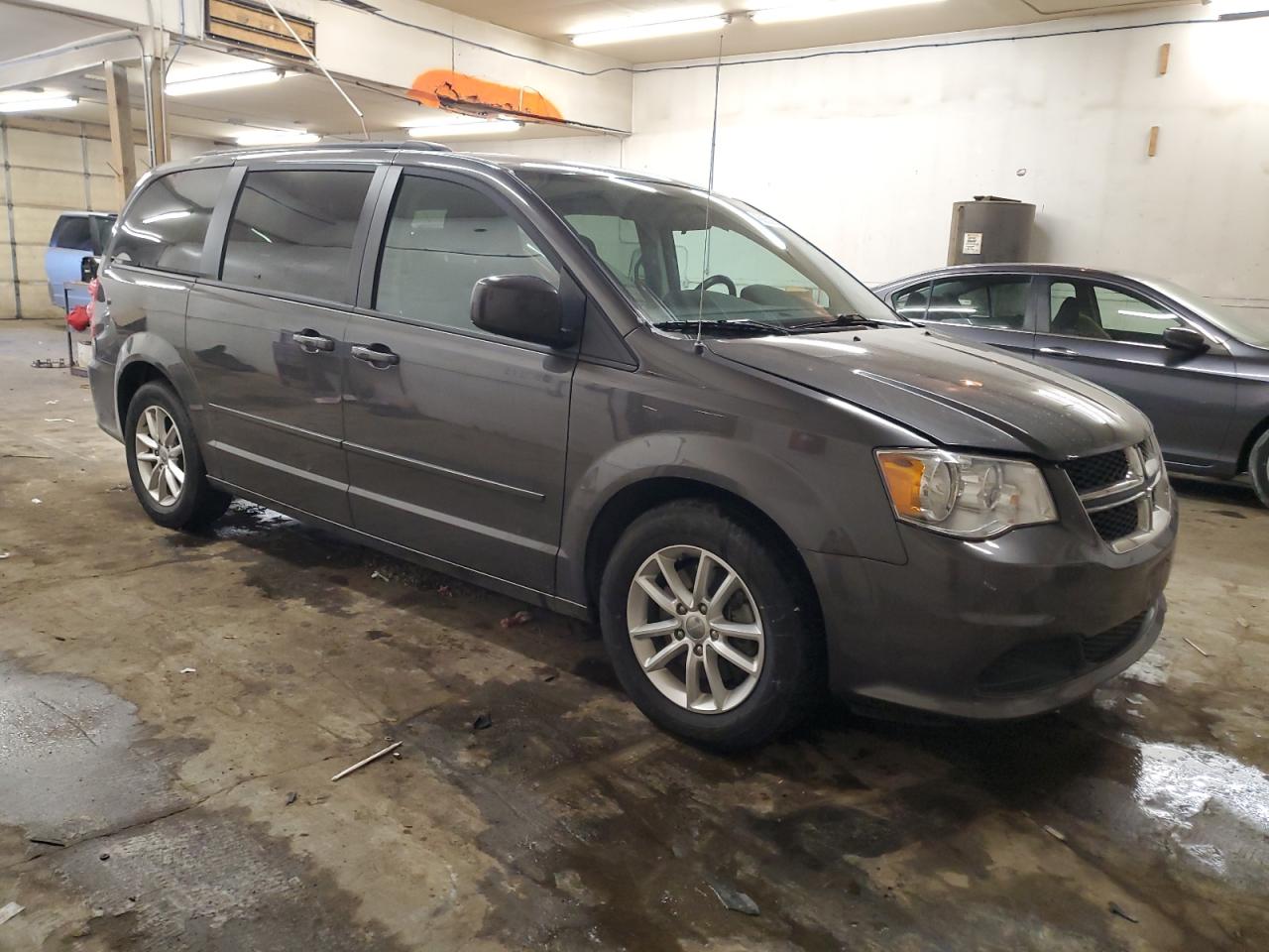 2016 Dodge Caravan - Image 4