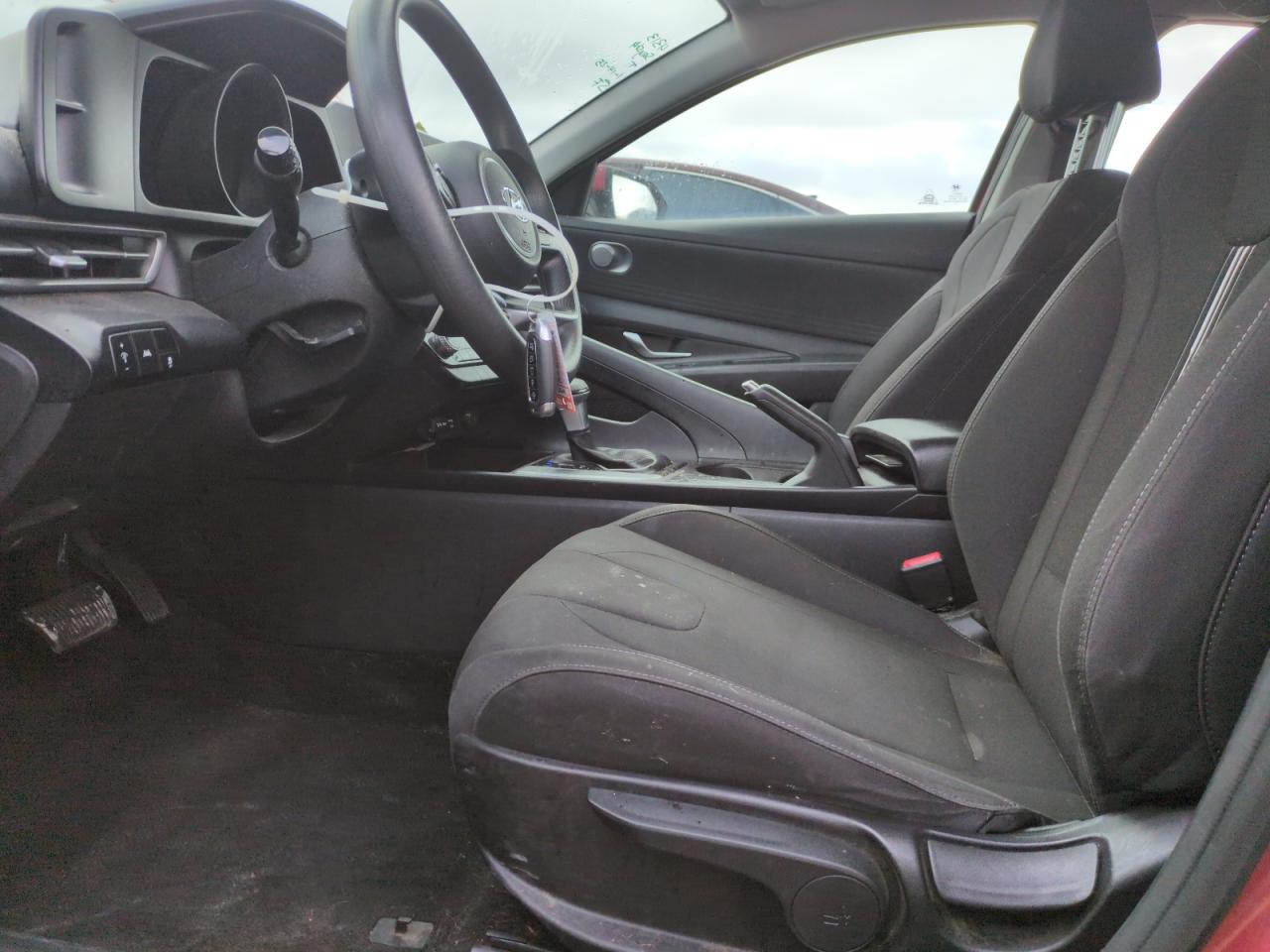 2021 Hyundai Elantra - Image 7