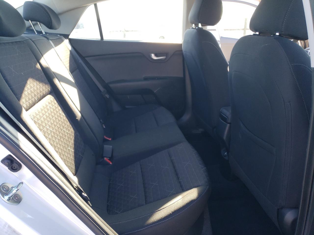 2023 Kia Rio - Image 11
