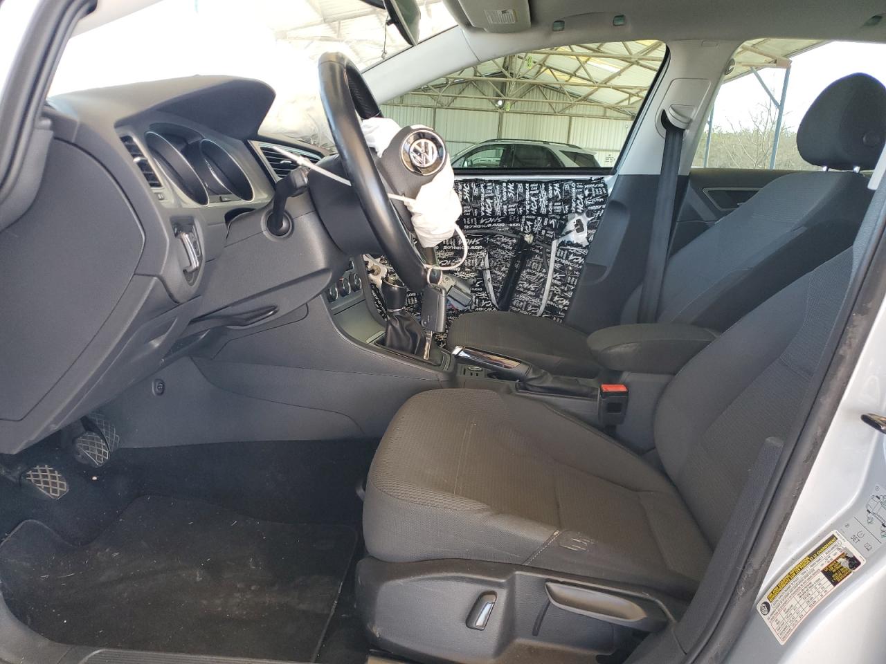 2017 Volkswagen Golf - Image 7