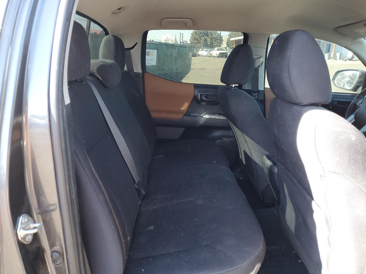 2019 Toyota Tacoma - Image 10