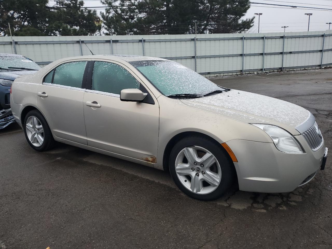 2010 Mercury Milan - Image 4