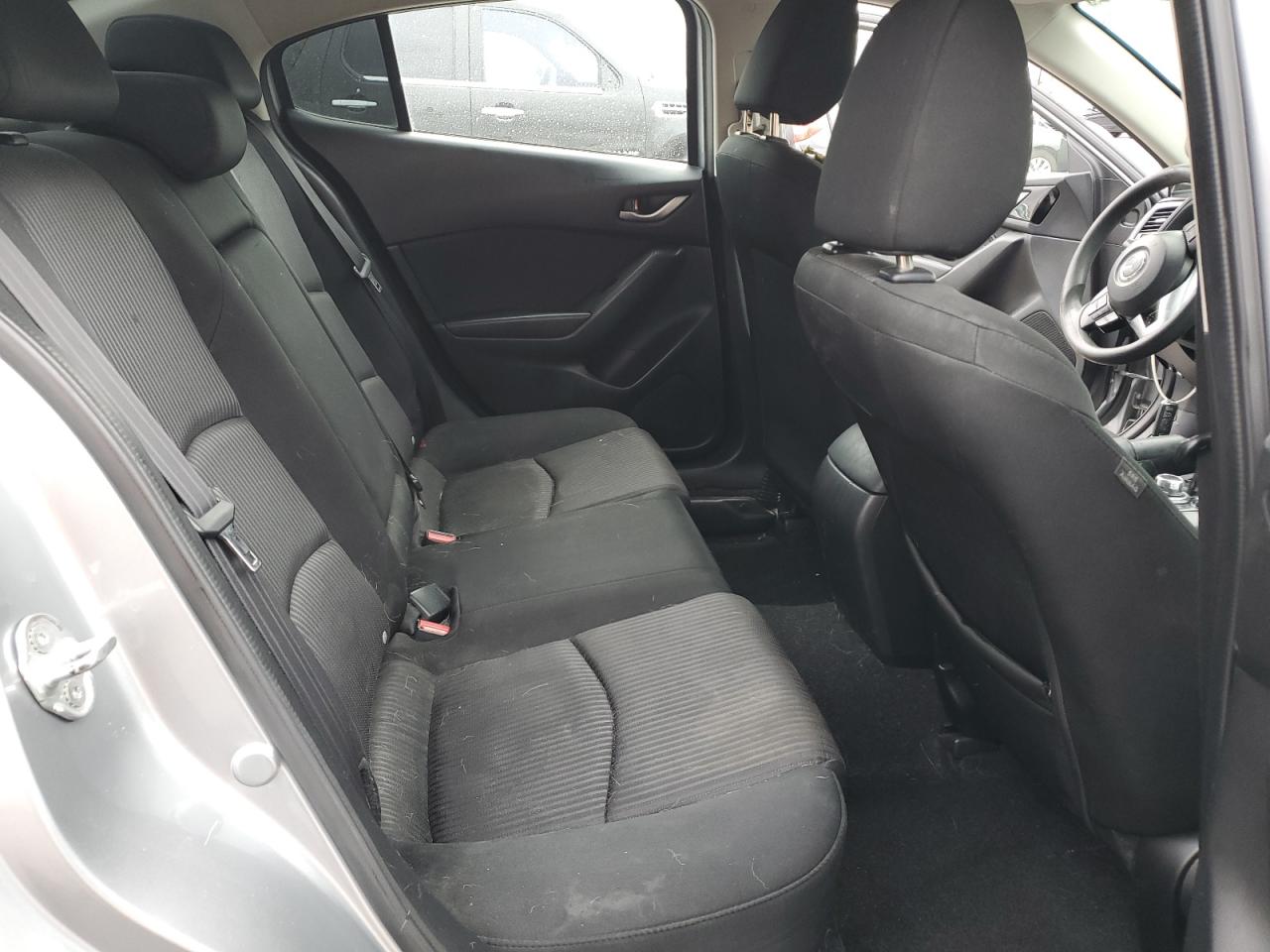 2016 Mazda 3 - Image 10