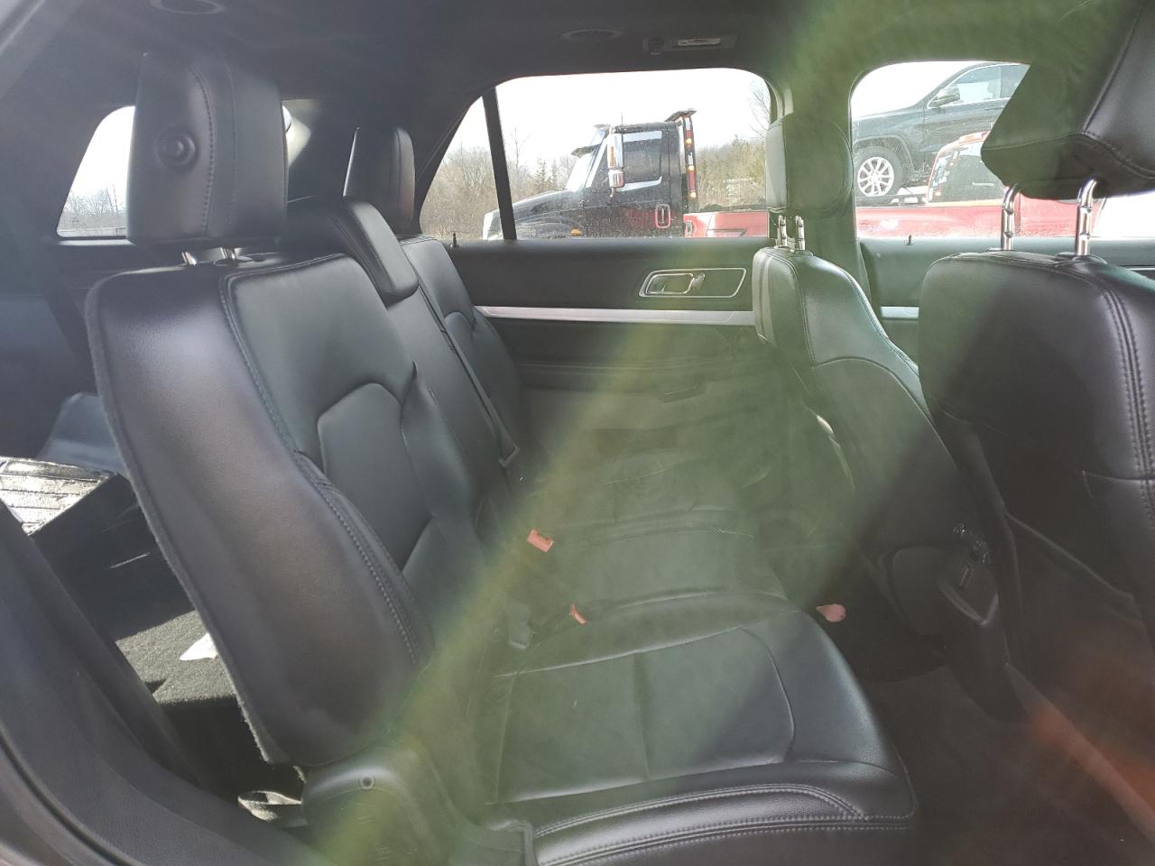 2016 Ford Explorer - Image 11