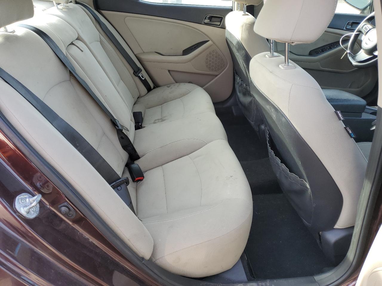 2014 Kia Optima - Image 10