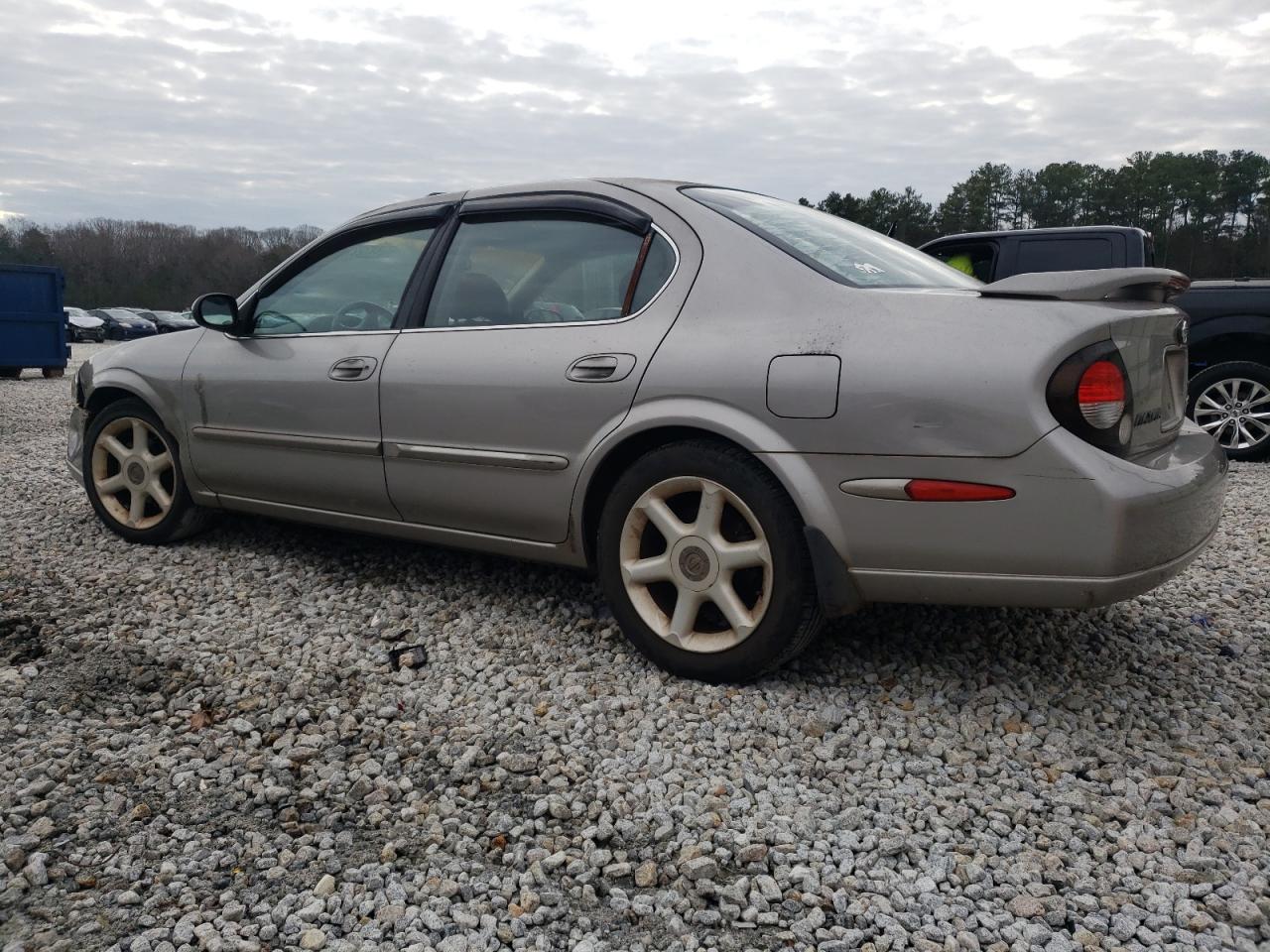 2000 Nissan Maxima - Image 2