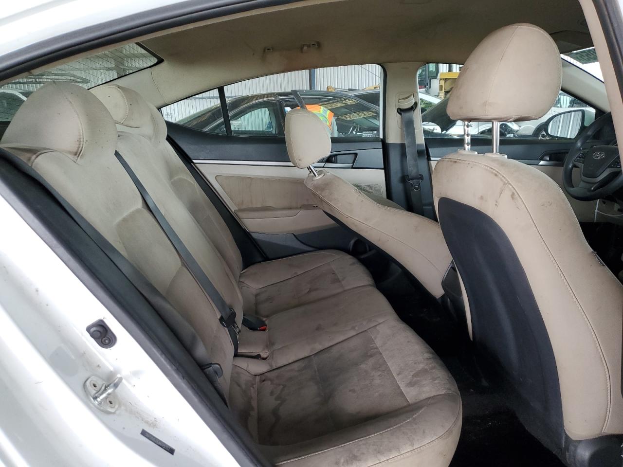2018 Hyundai Elantra - Image 10
