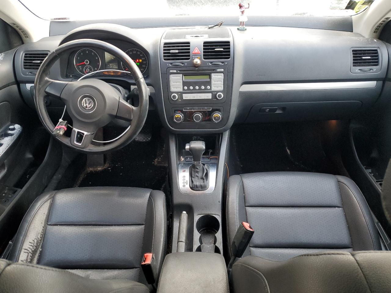 2010 Volkswagen Jetta - Image 8