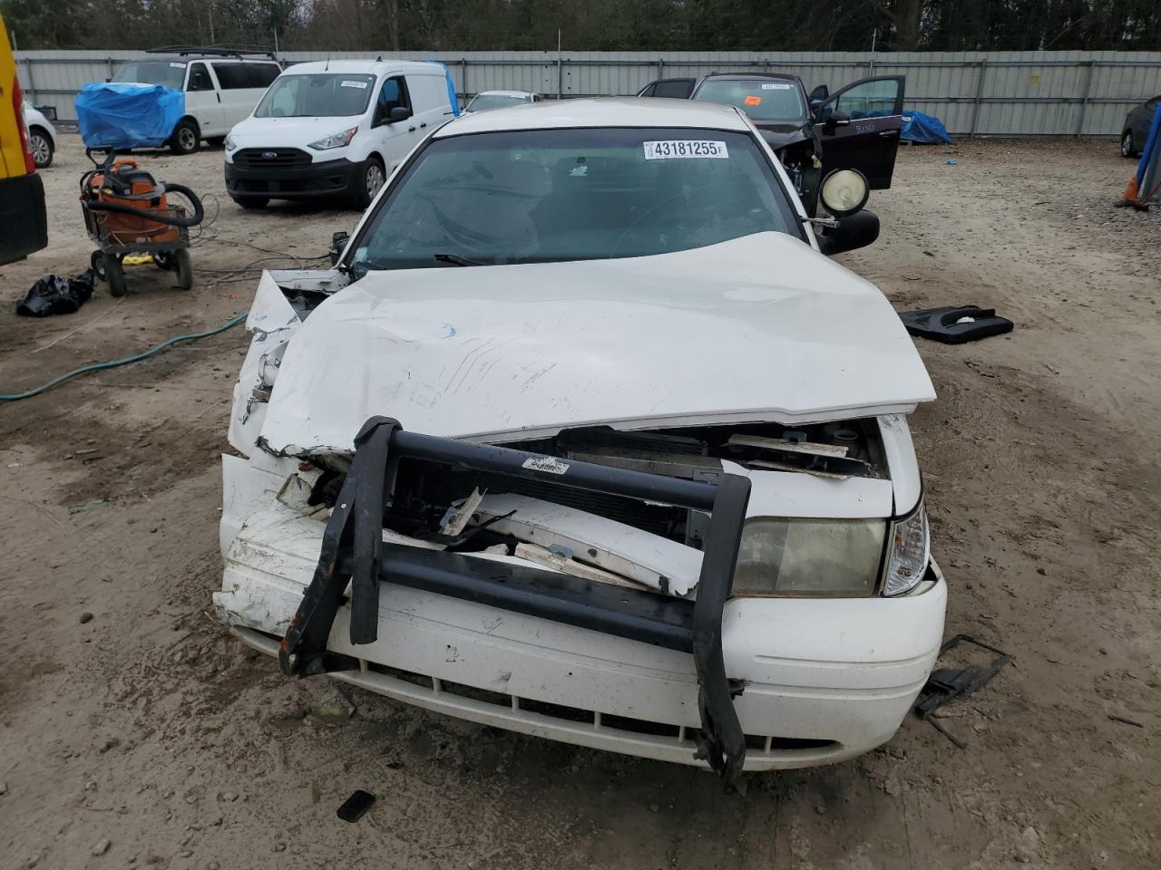 2010 Ford Crown Victoria - Image 5