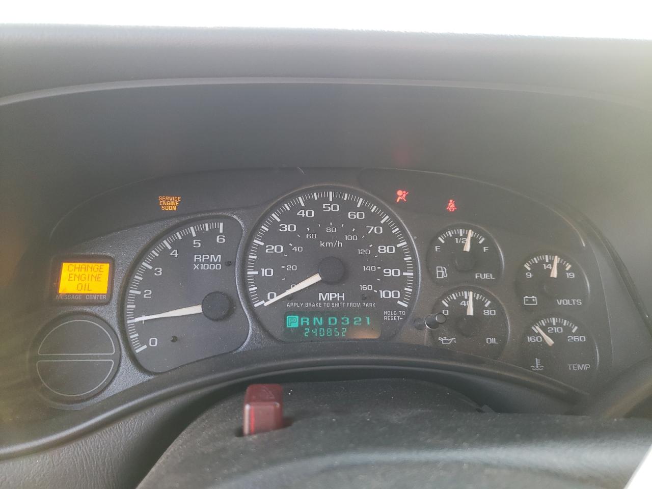 2002 Chevrolet Silverado - Image 9