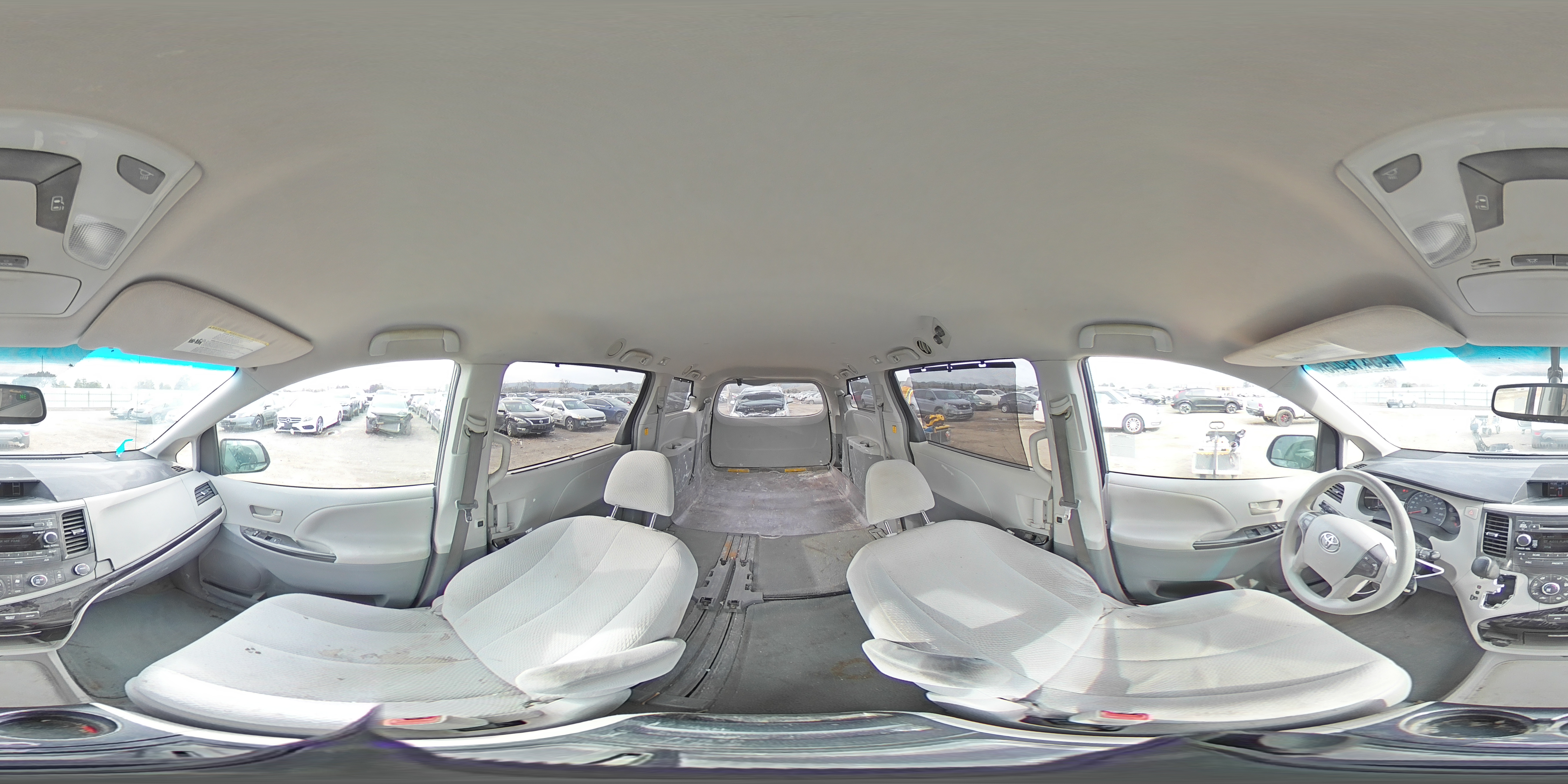 2012 Toyota Sienna - Image 14