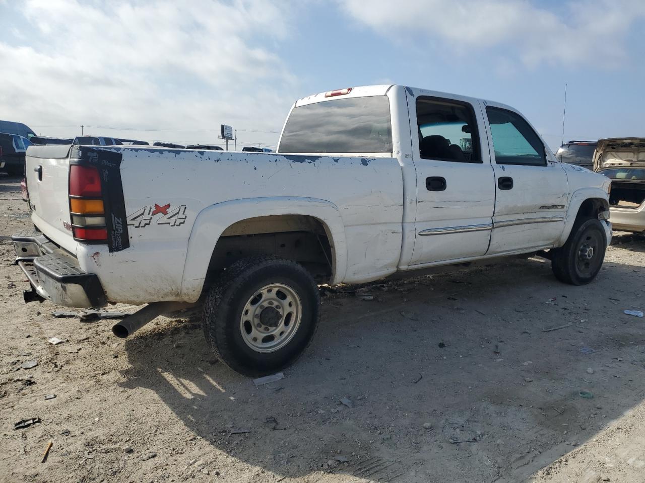 2005 GMC Sierra - Image 3