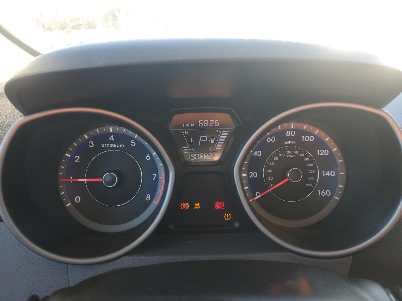 2016 Hyundai Elantra - Image 9