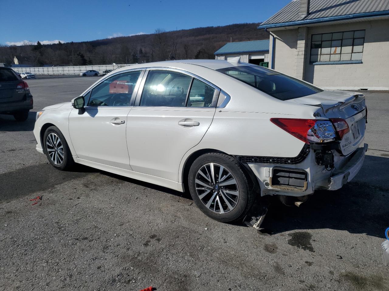 2019 Subaru Legacy - Image 2