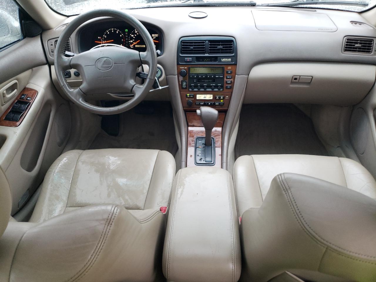 1997 Lexus ES - Image 8