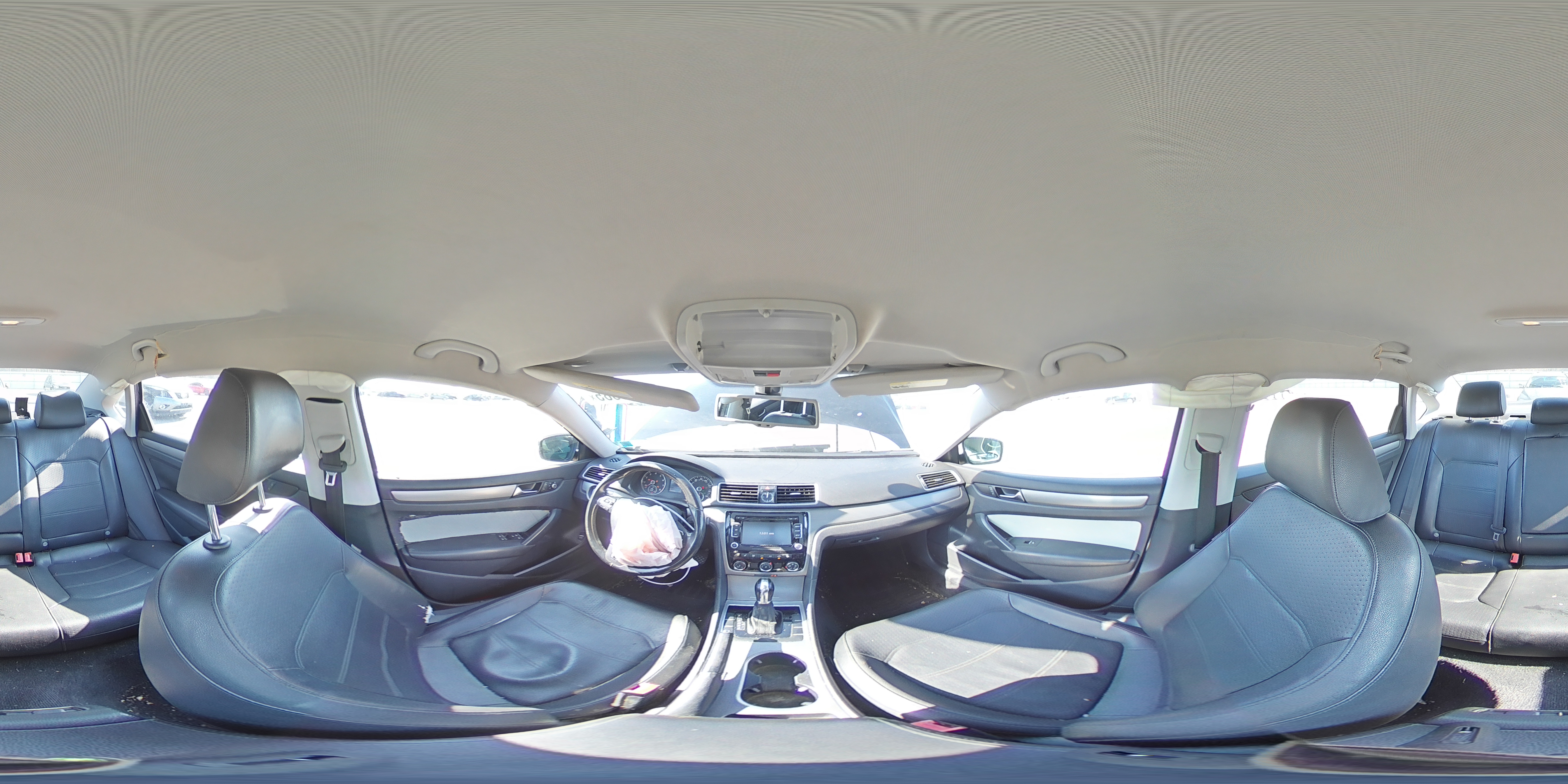 2014 Volkswagen Passat - Image 13