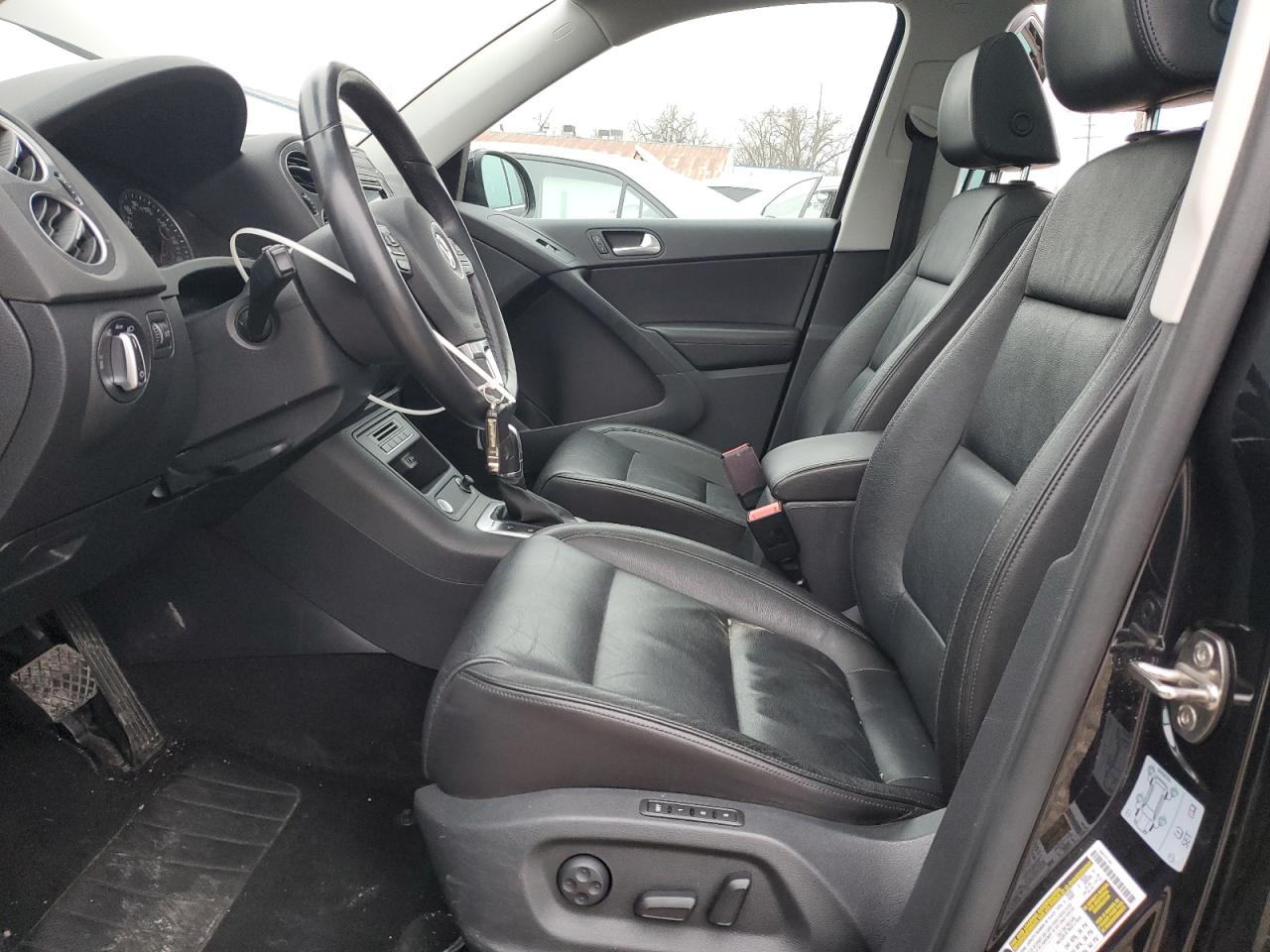 2017 Volkswagen Tiguan - Image 7