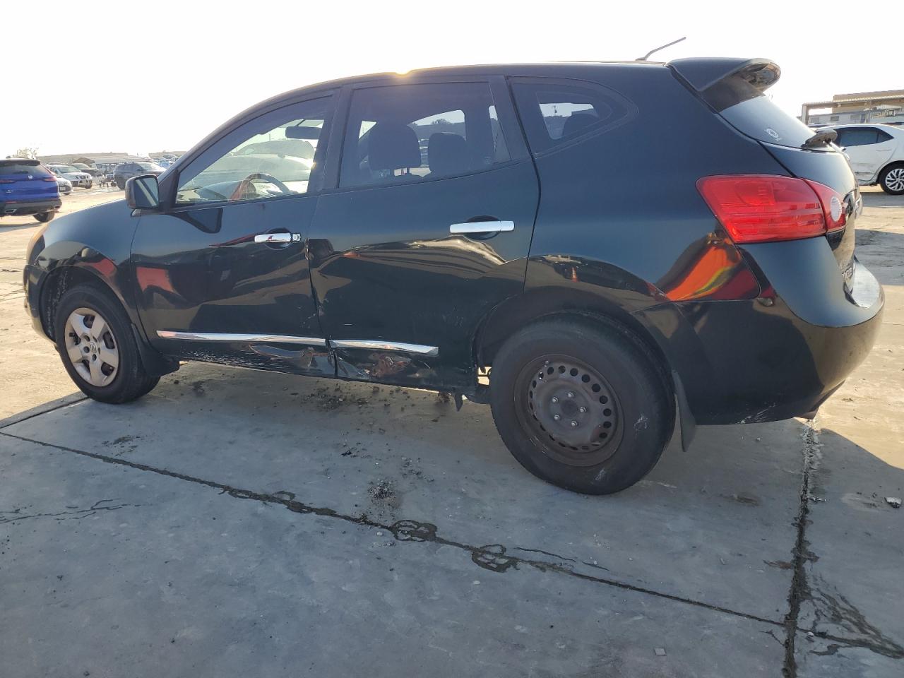 2013 Nissan Rogue - Image 2