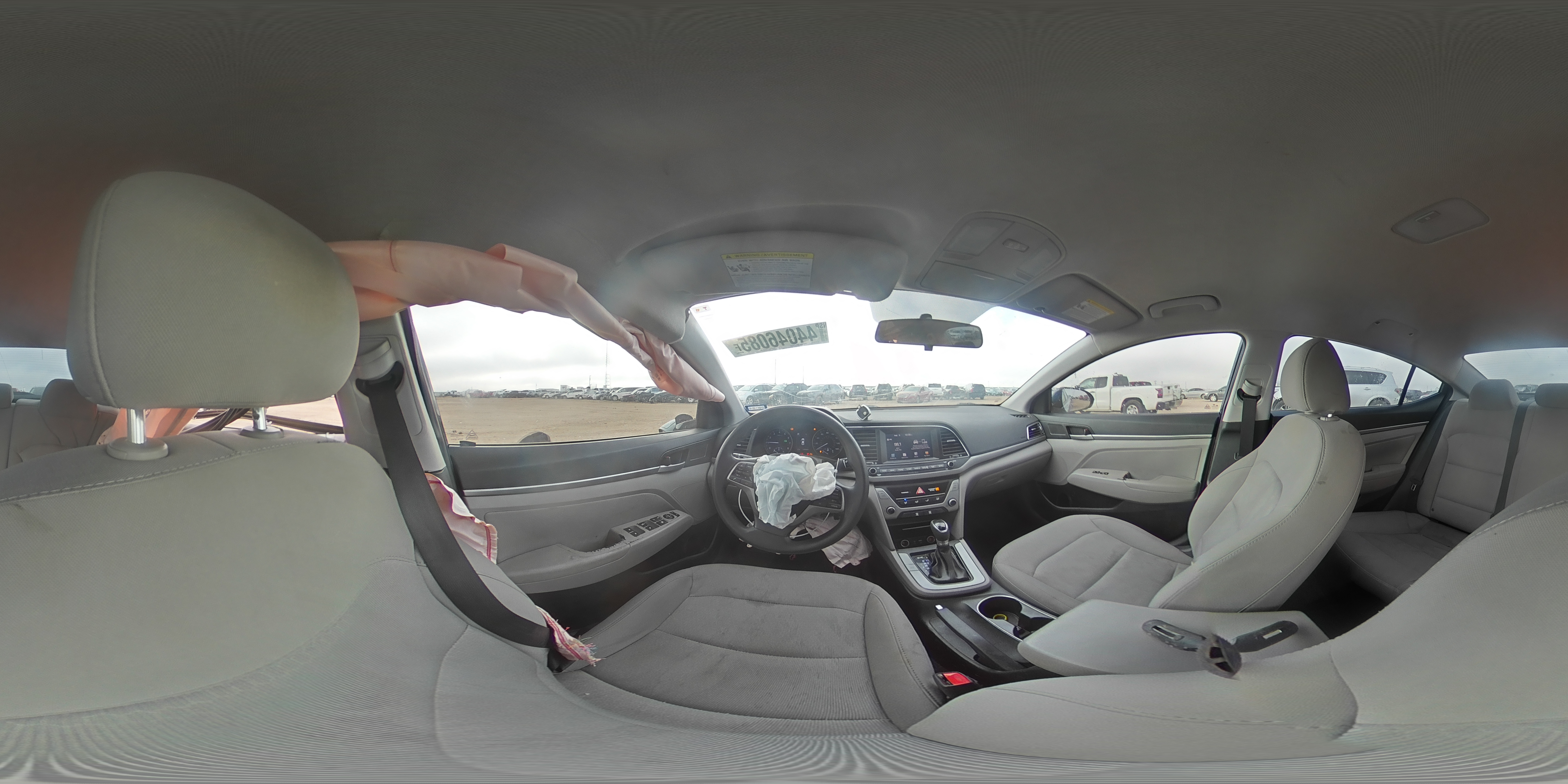 2018 Hyundai Elantra - Image 12