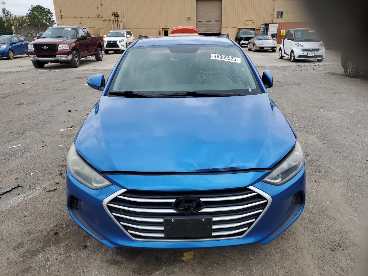 2017 Hyundai Elantra - Image 5