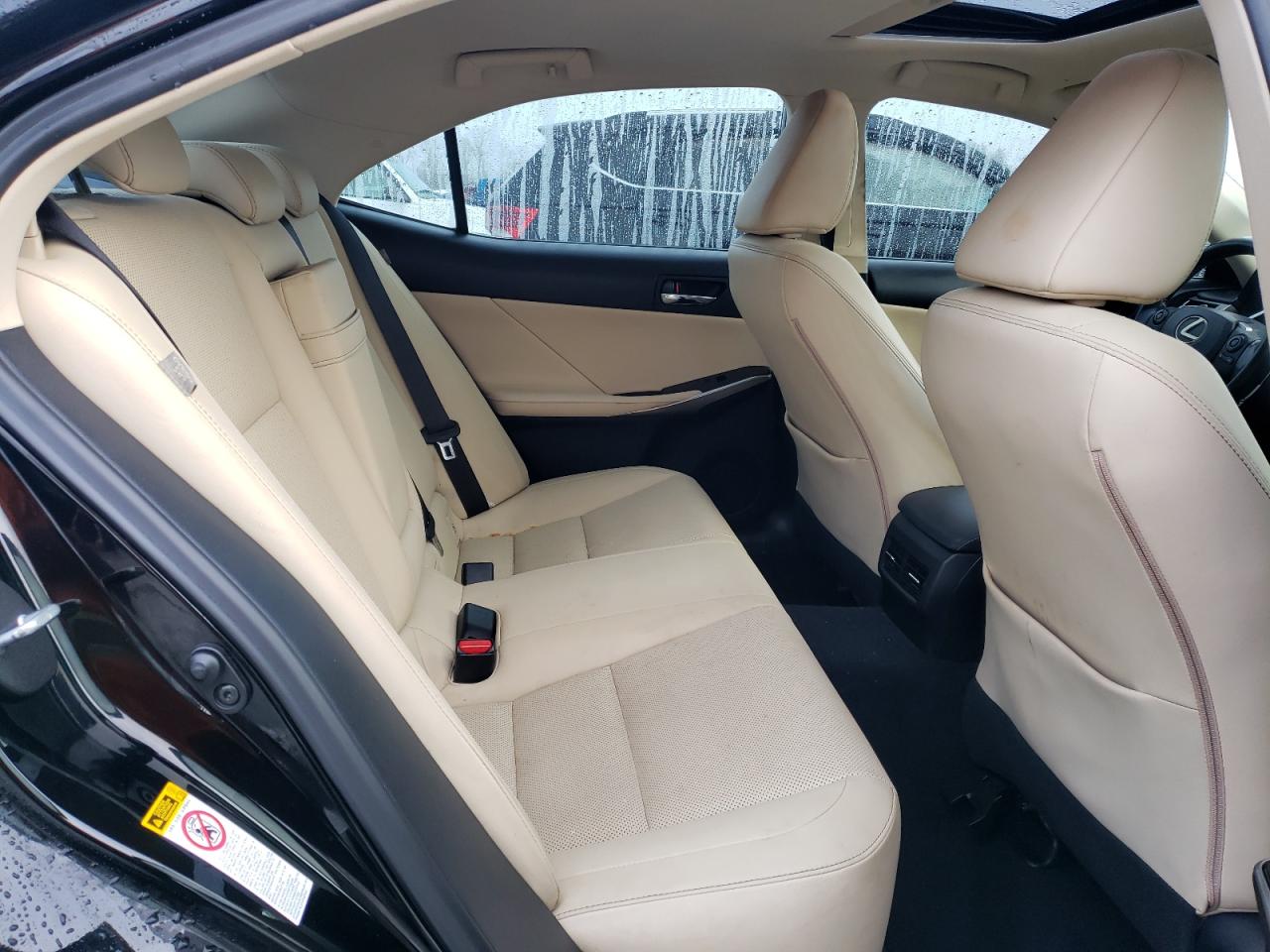 2016 Lexus IS - Image 10