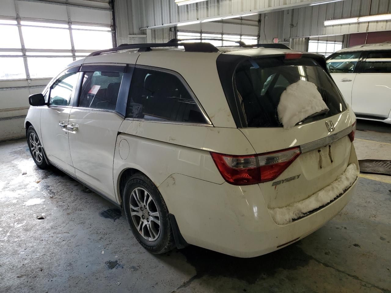 2011 Honda Odyssey - Image 2