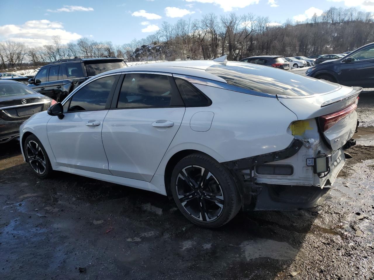 2021 Kia K5 - Image 2