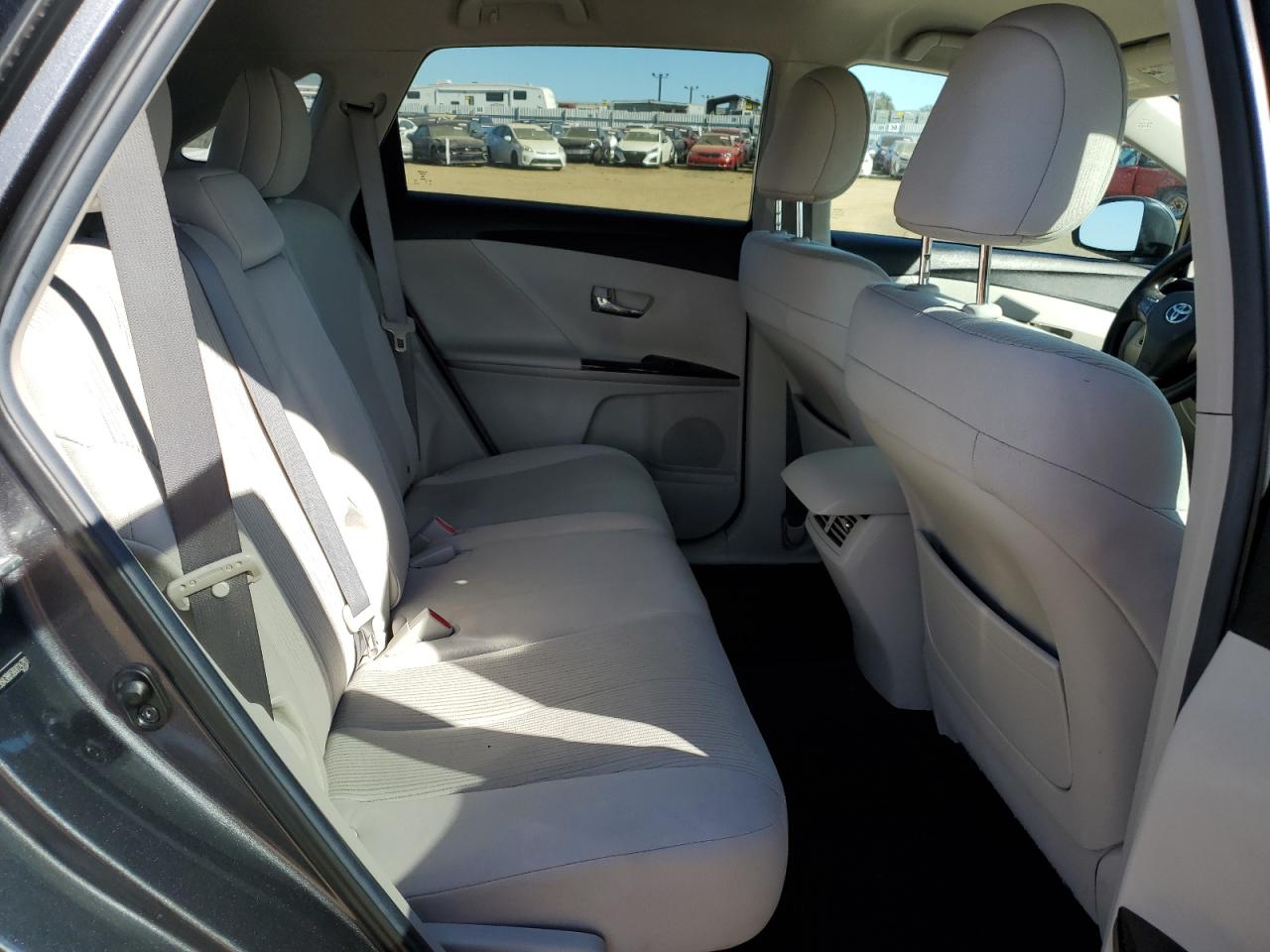 2011 Toyota Venza - Image 12
