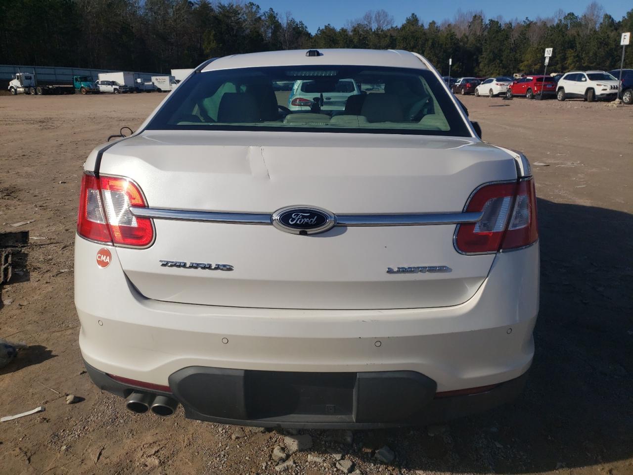 2011 Ford Taurus - Image 6