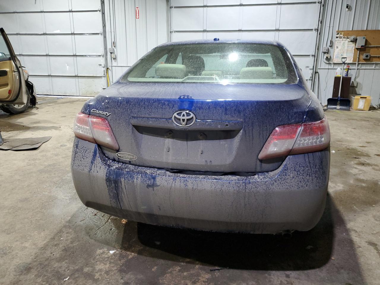 2011 Toyota Camry - Image 6