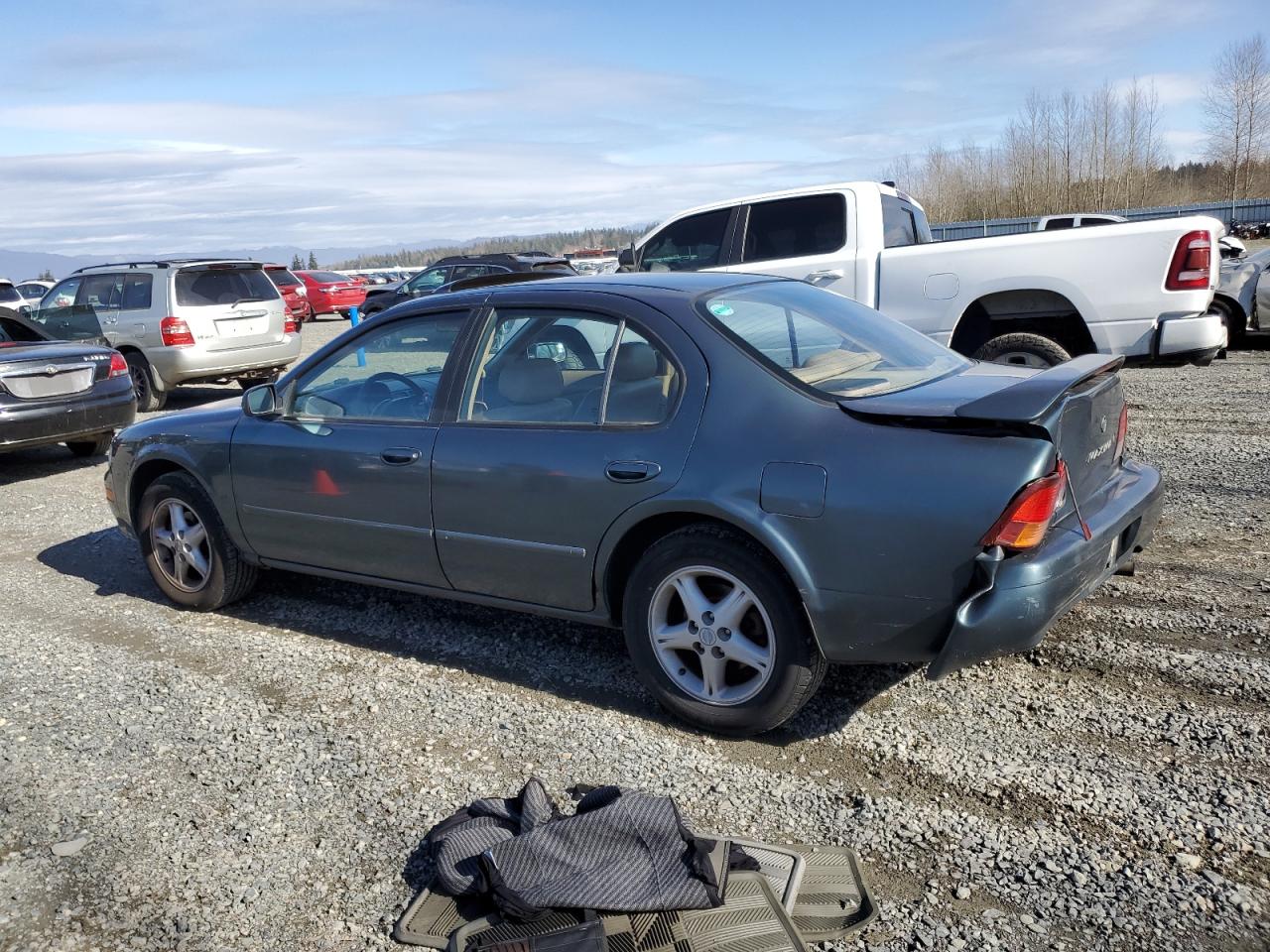1998 Nissan Maxima - Image 2