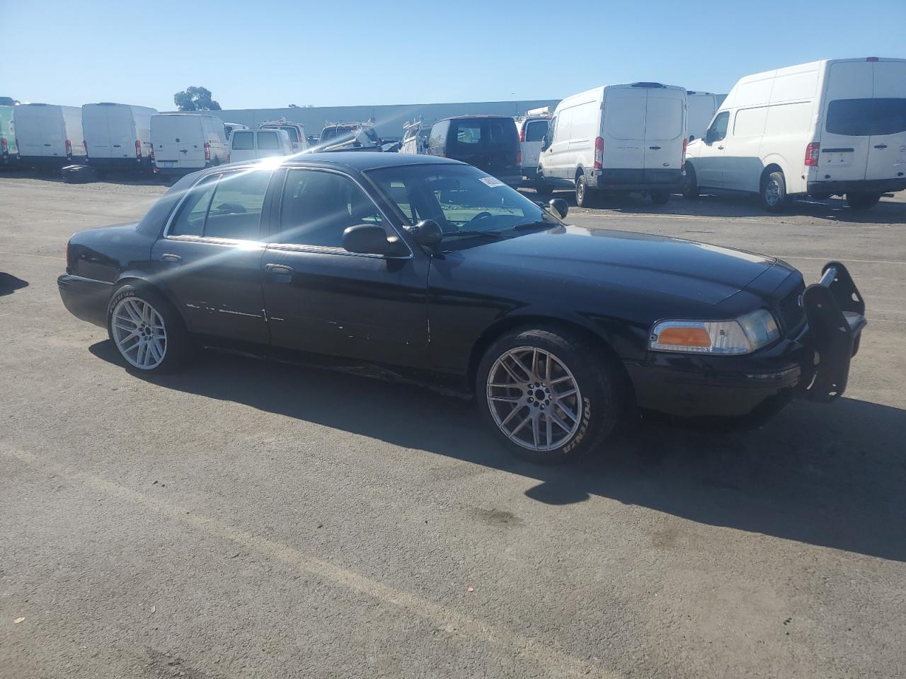 2011 Ford Crown Victoria - Image 4