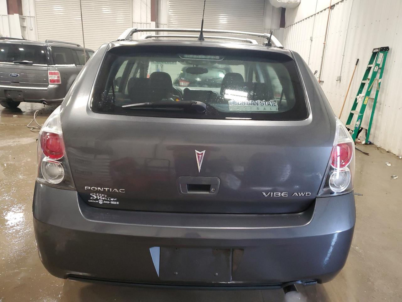 2009 Pontiac Vibe - Image 6