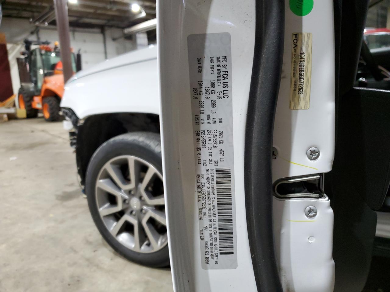 2016 Jeep Compass - Image 14