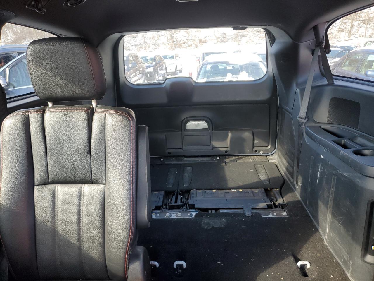2018 Dodge Caravan - Image 10