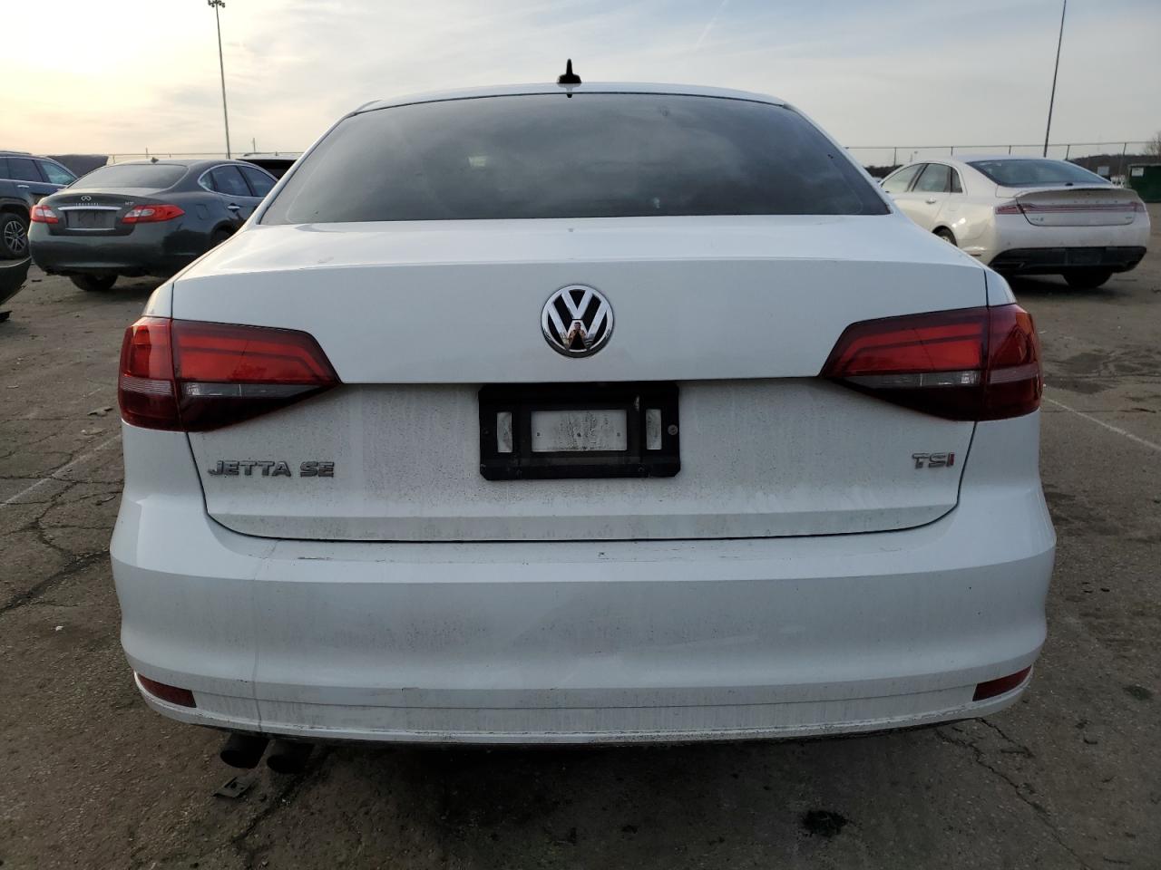 2017 Volkswagen Jetta - Image 6