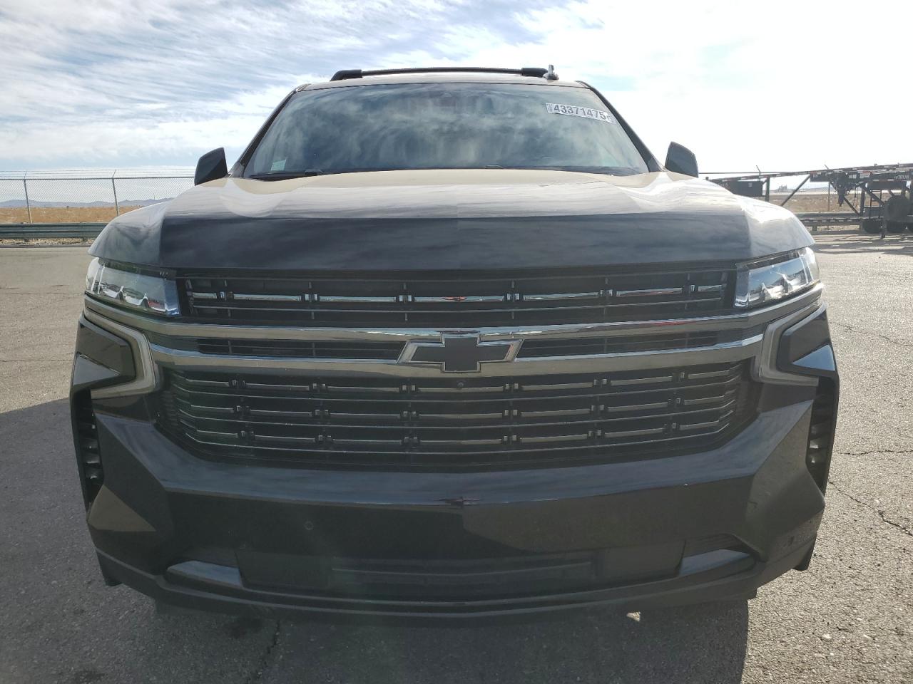 2022 Chevrolet Suburban - Image 5
