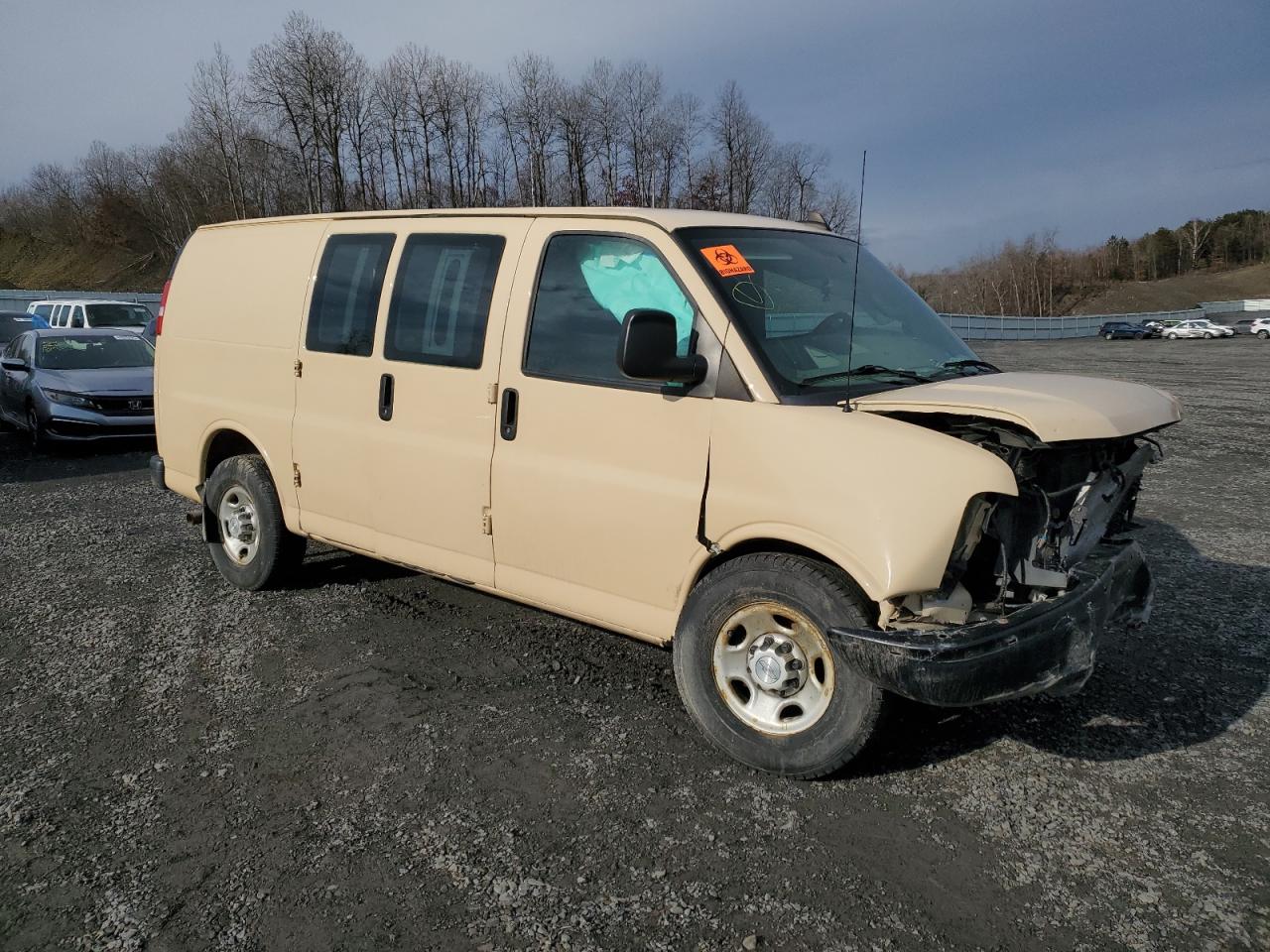 2018 Chevrolet Express - Image 4