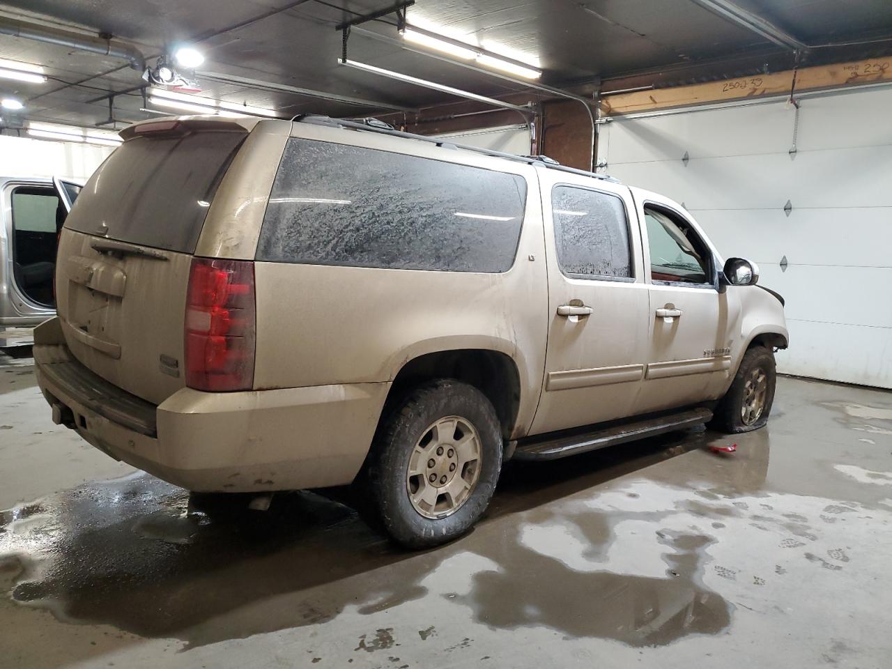 2011 Chevrolet Suburban - Image 3