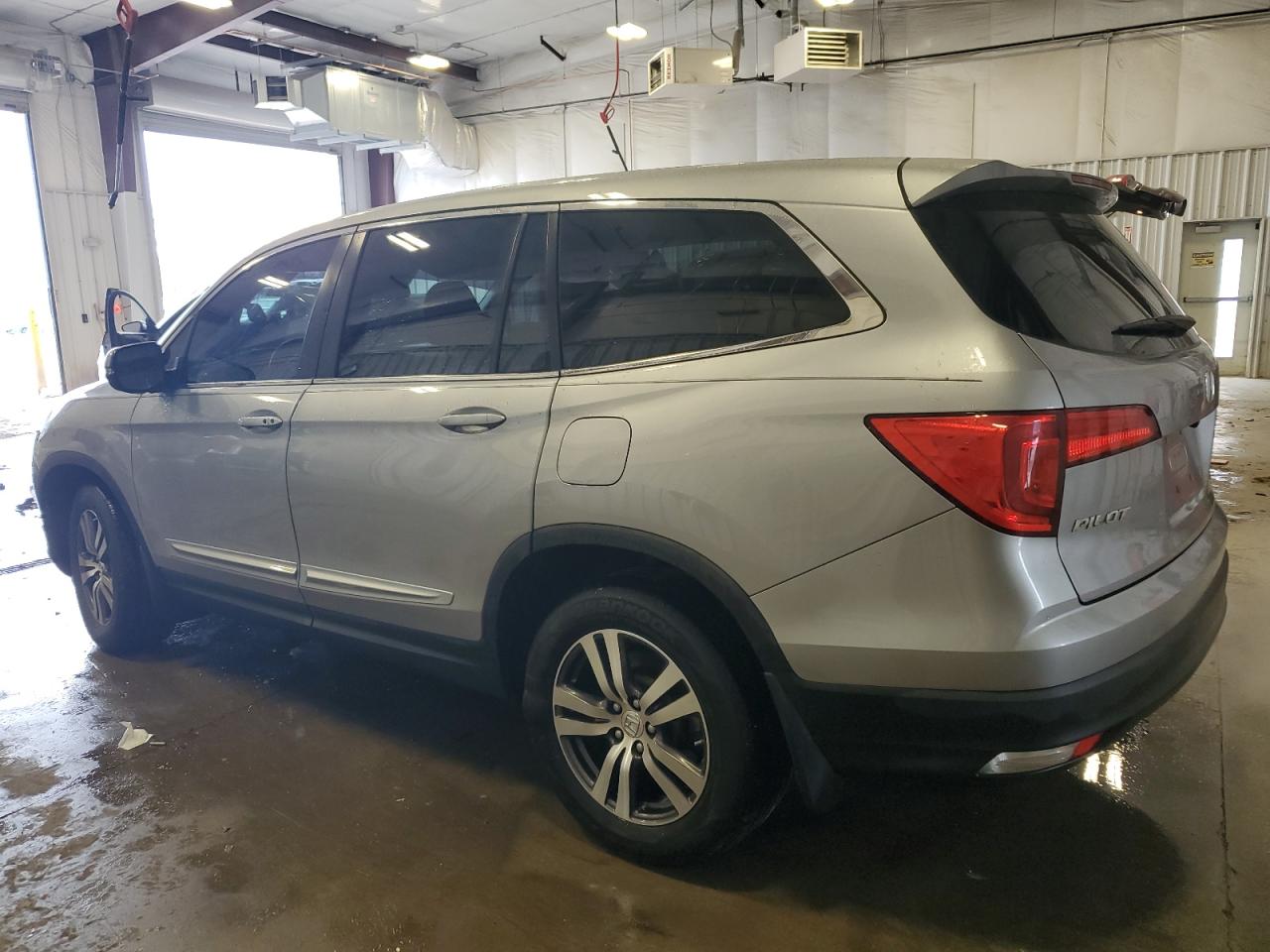 2017 Honda Pilot - Image 2