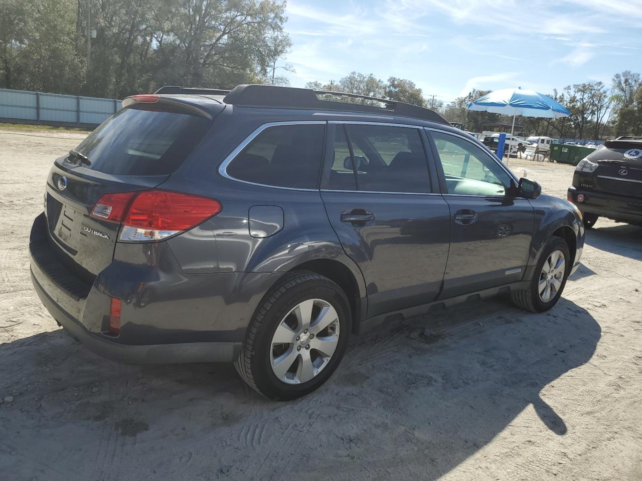 2010 Subaru Outback - Image 3