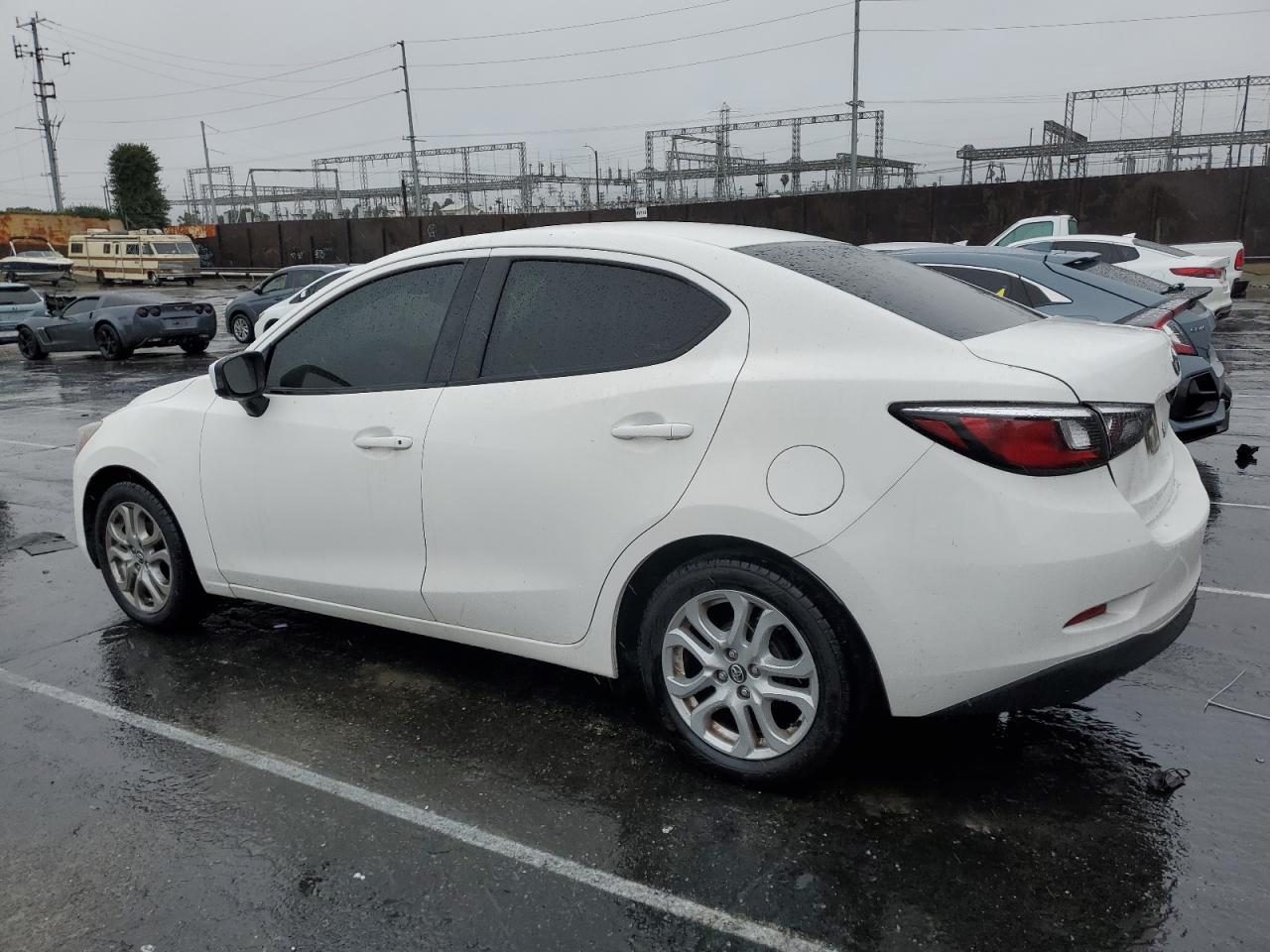 2017 Toyota Yaris - Image 2