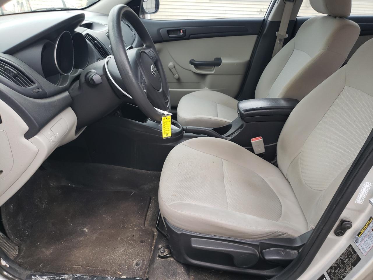 2010 Kia Forte - Image 7