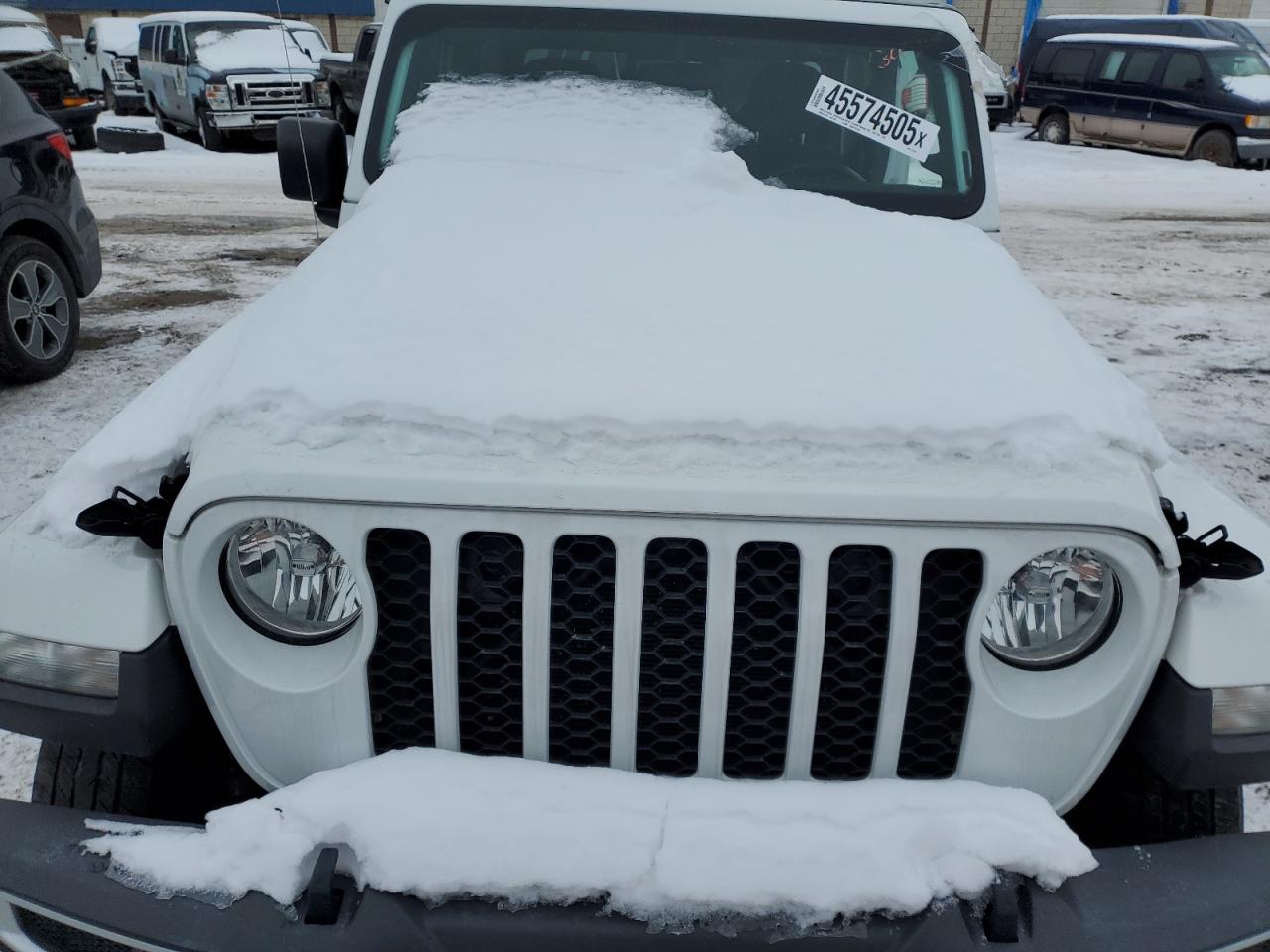 2021 Jeep Gladiator - Image 11