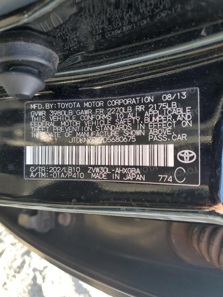 2013 Toyota Prius - Image 12