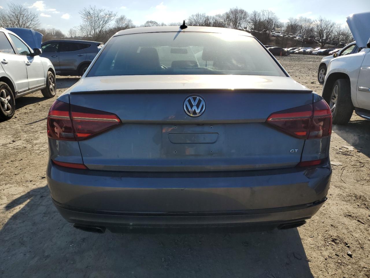2018 Volkswagen Passat - Image 6
